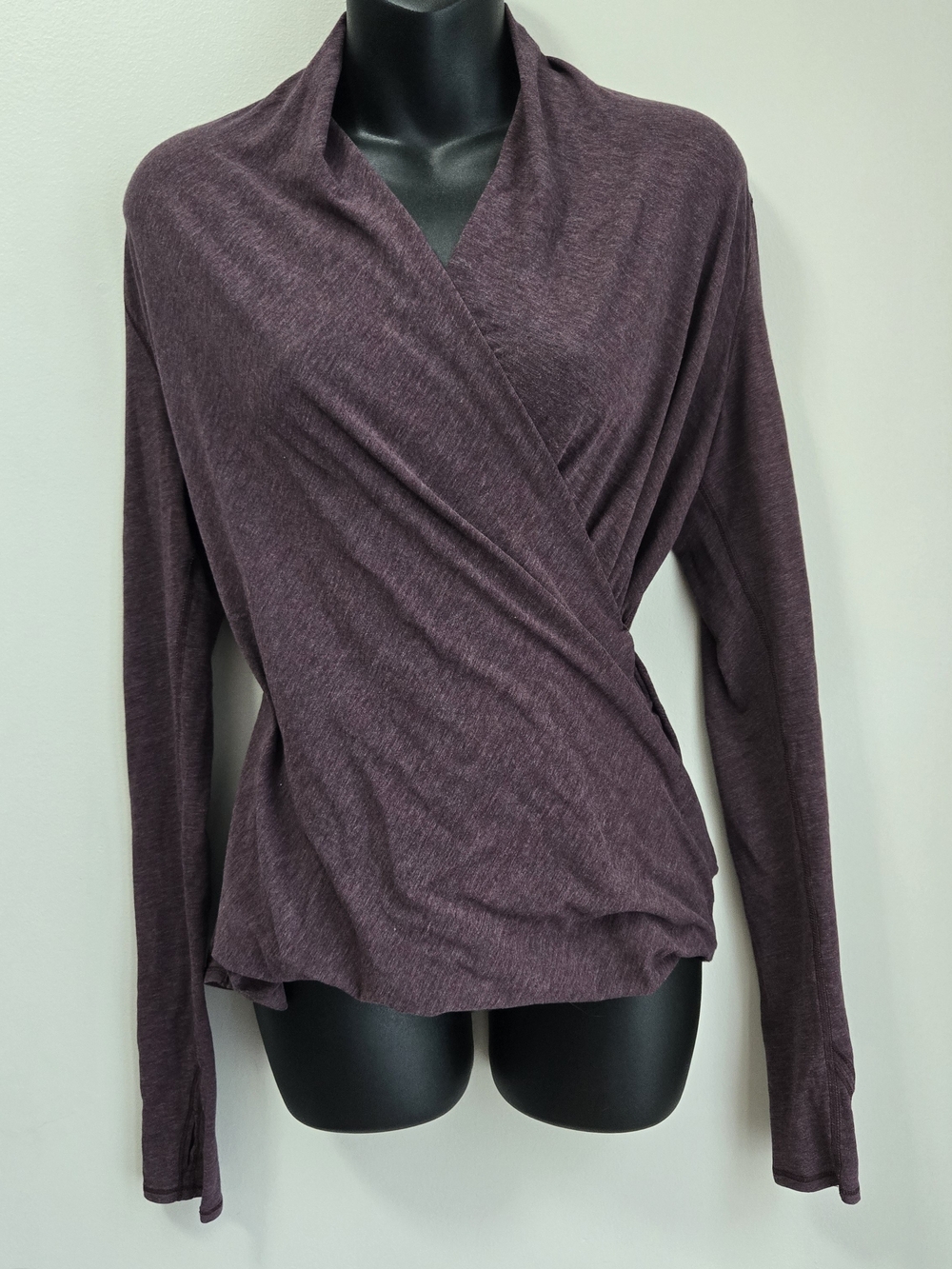 LULULEMON V Neck Wrap Shirt Purple Womens 6 Activewear Athleisure Gym Training